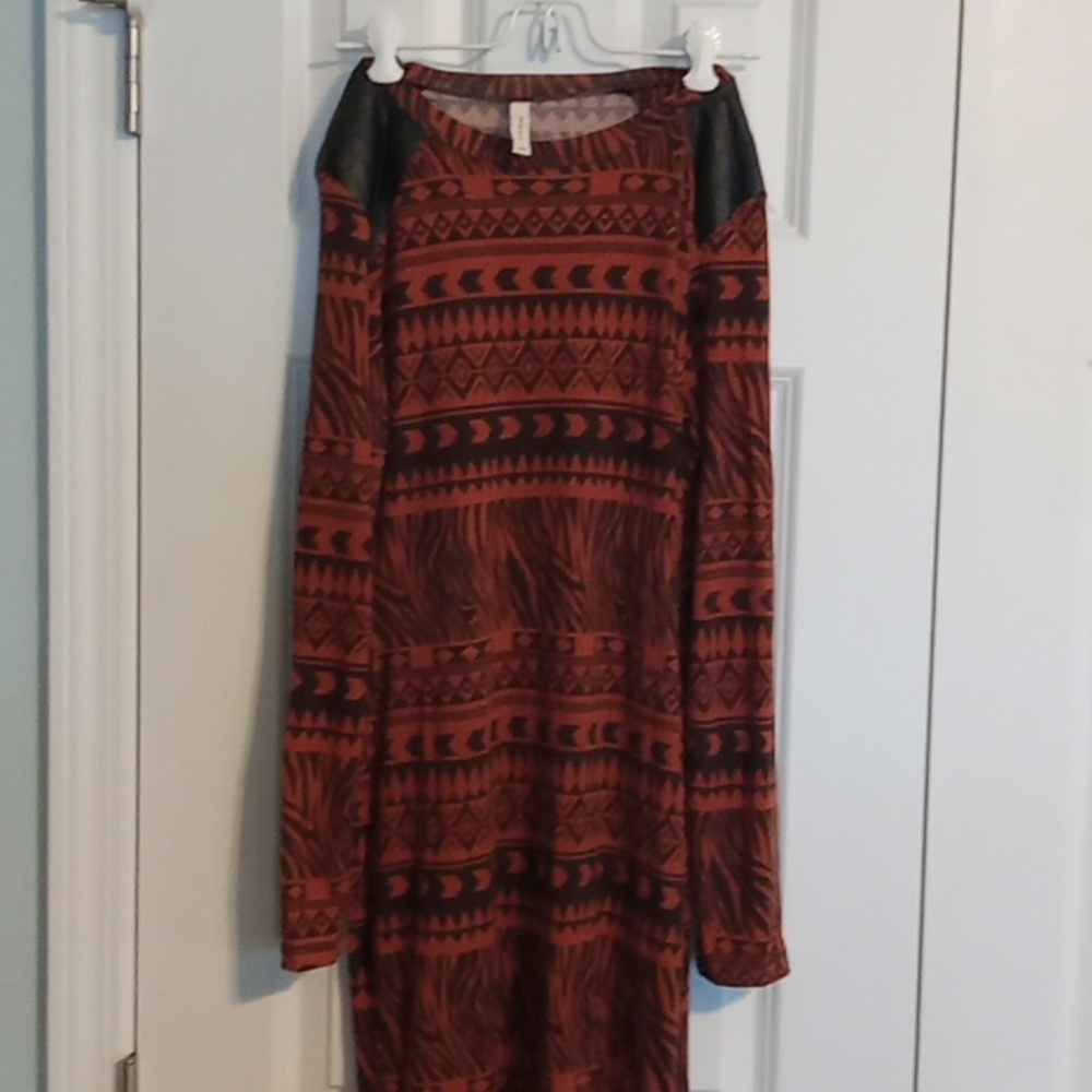 Tyche Geometric Pattern Long Sleeve Dress - Black and Rustic Orangr